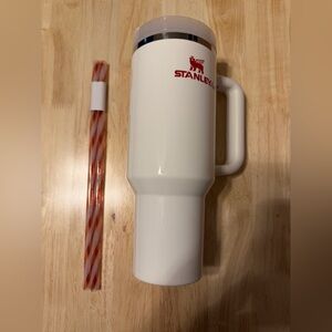 Stanley Mistletoe Twist Limited Edition Quencher H2.0 Flowstate Tumbler 40 OZ